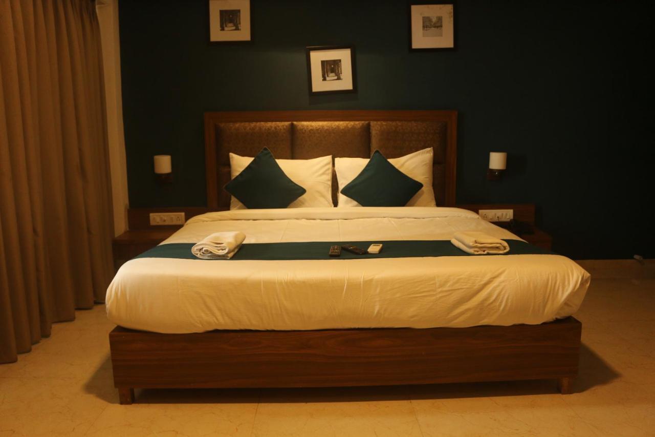 Hotel Palm Beach Pride Navi Mumbai Exterior photo